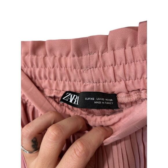 Zara Pink Pleated High Waisted Pull On Shorts Size XS Barbie Core Bratz - Picture 5 of 8